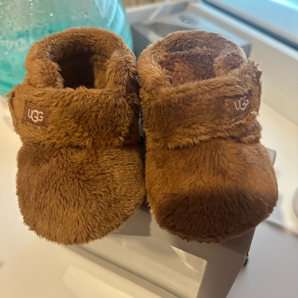 Ugg bixbee booties - Picture 2 of 4